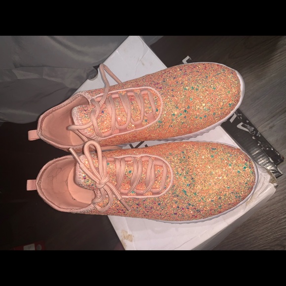 Glittery sneakers - Picture 2 of 4